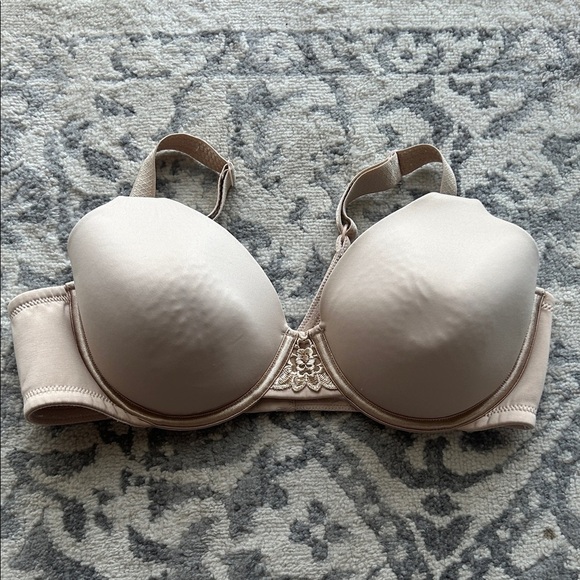 Vanity Fair Cream Women's Bra - Picture 1 of 6